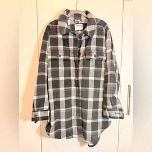 Old Navy Black and White Plaid Shacket Size Med Never worn
